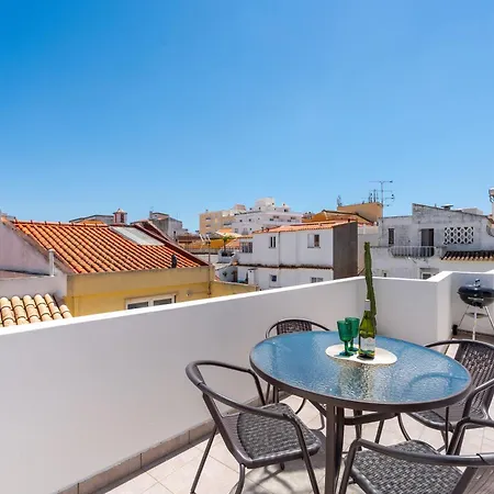 Stunning 2 Bedroom Old Town With Large Sunny Terrace Daire *