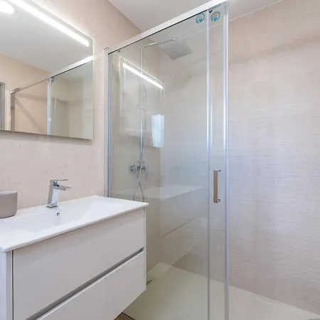 Stunning 2 Bedroom Old Town With Large Sunny Terrace *