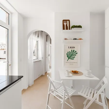 Stunning 2 Bedroom Old Town With Large Sunny Terrace *